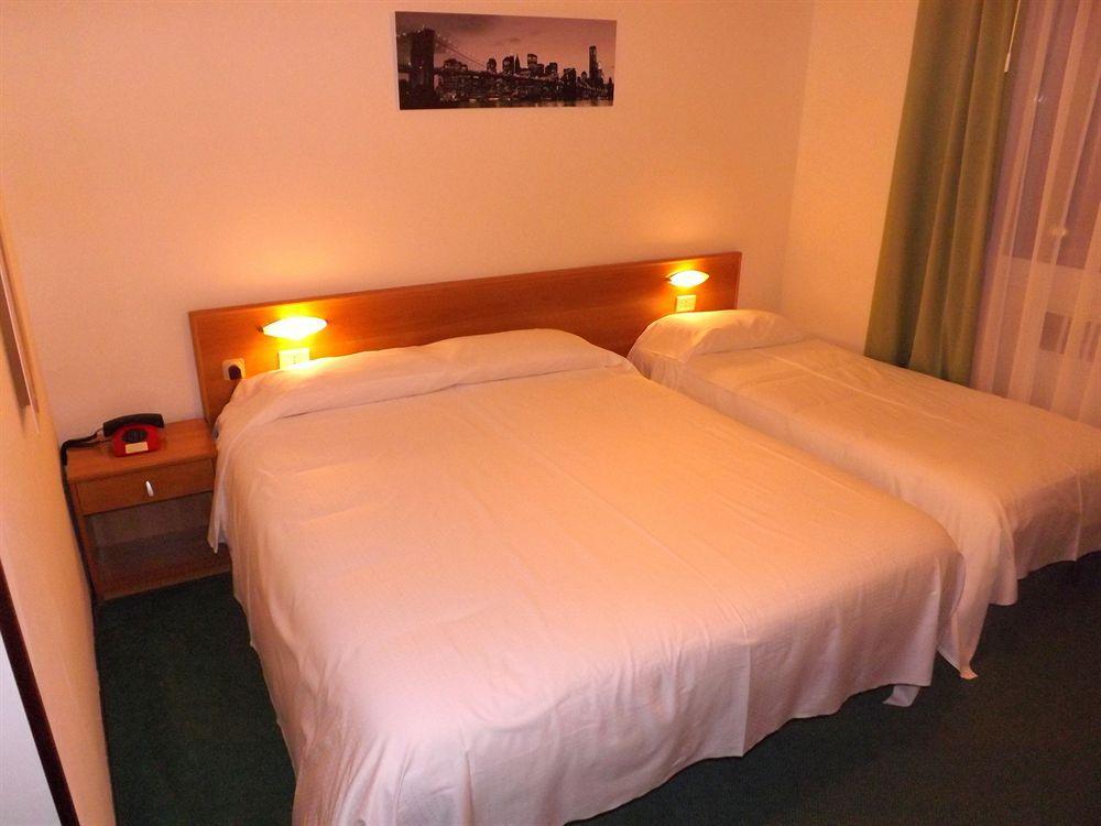 Hotel Roncobilaccio Roncobillaccio Esterno foto
